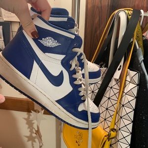 AJ 1